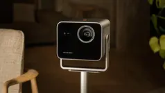 Leica, 360 derece dönebilen yeni akıllı mini projektörü Cine Compact 1’i tanıttı