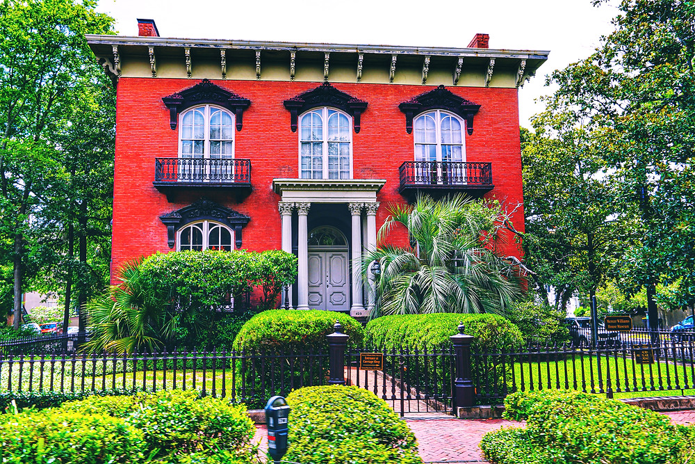 Mercer Williams house museum Savannah Georgia midnight in the garden of good and evil literary site real life