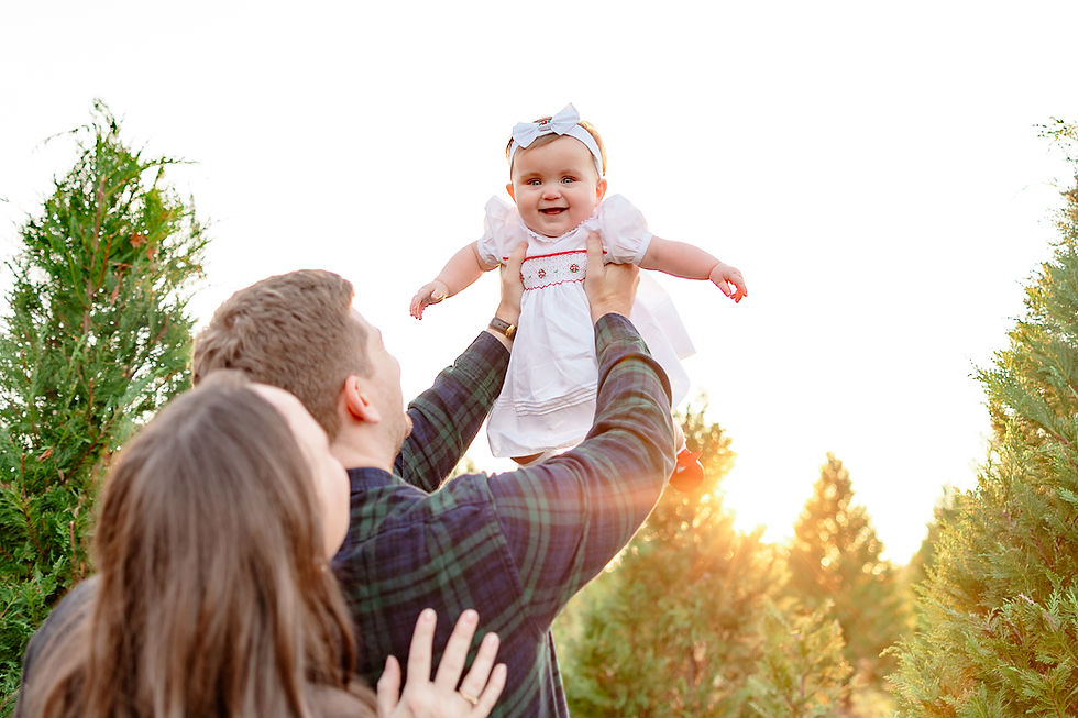 Cozy Christmas Family Session at Cedar Lake Tree Farm | Charlotte Family Photographer