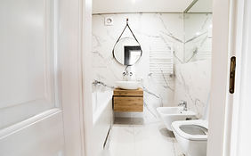 modern-bathroom-interior-design.jpg