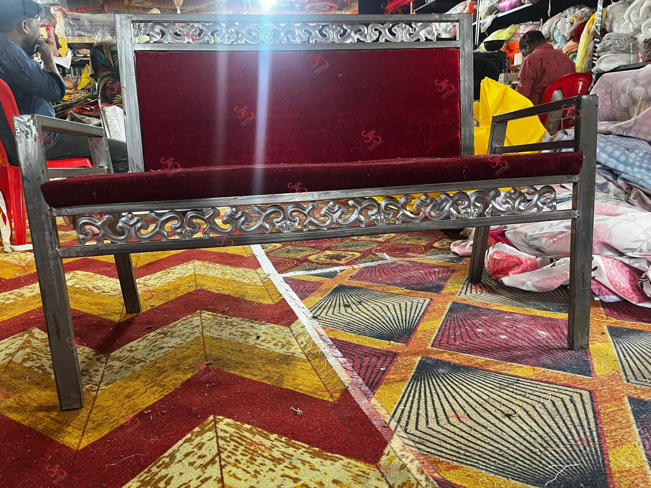 Loha Sofa Red