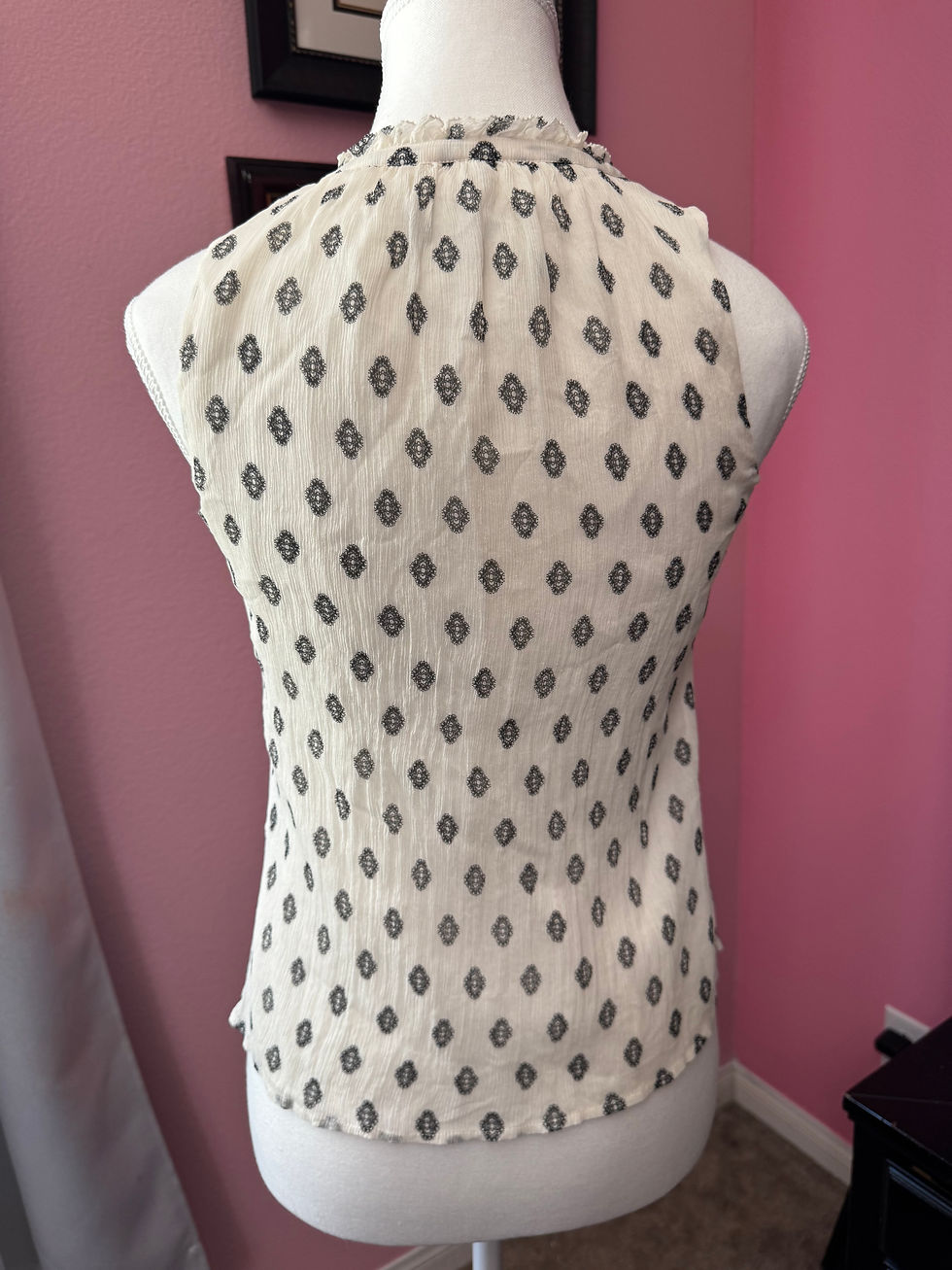 Thumbnail: J. Crew Ivory Printed Sleeveless Button-Front Camisole size 00P