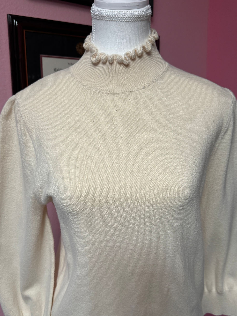 Thumbnail: Ann Taylor Knit Top w  Wavy Neck Design Size M