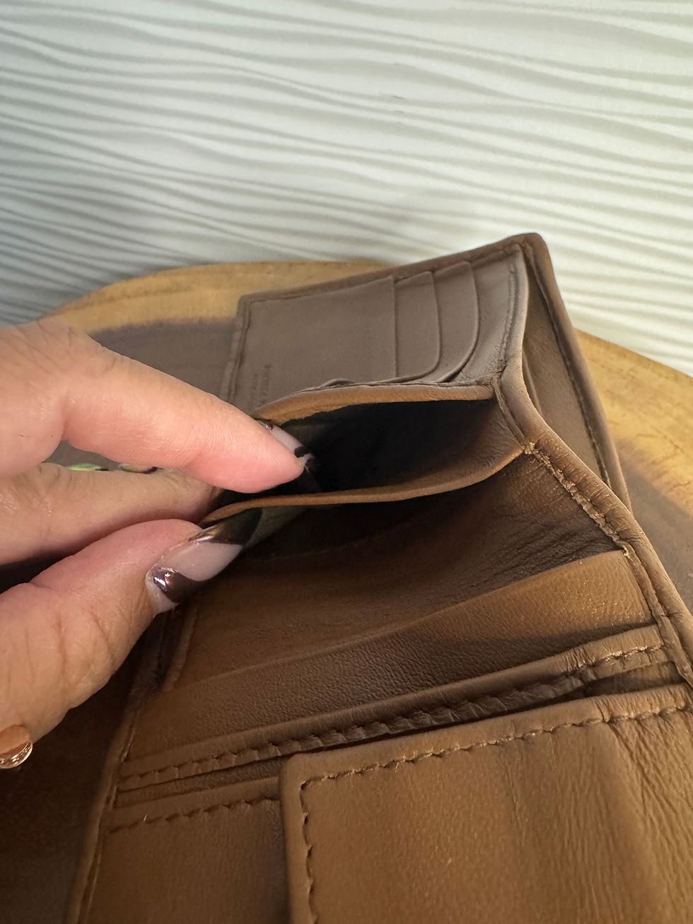 Thumbnail: Authentic Vintage Bottega Veneta Two-Tone Intrecciato Leather Bifold Wallet