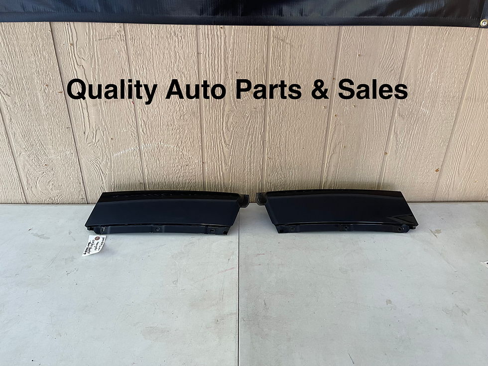Thumbnail: 2018-2020 Lincoln Navigator LH/RH Quarter Panel Molding