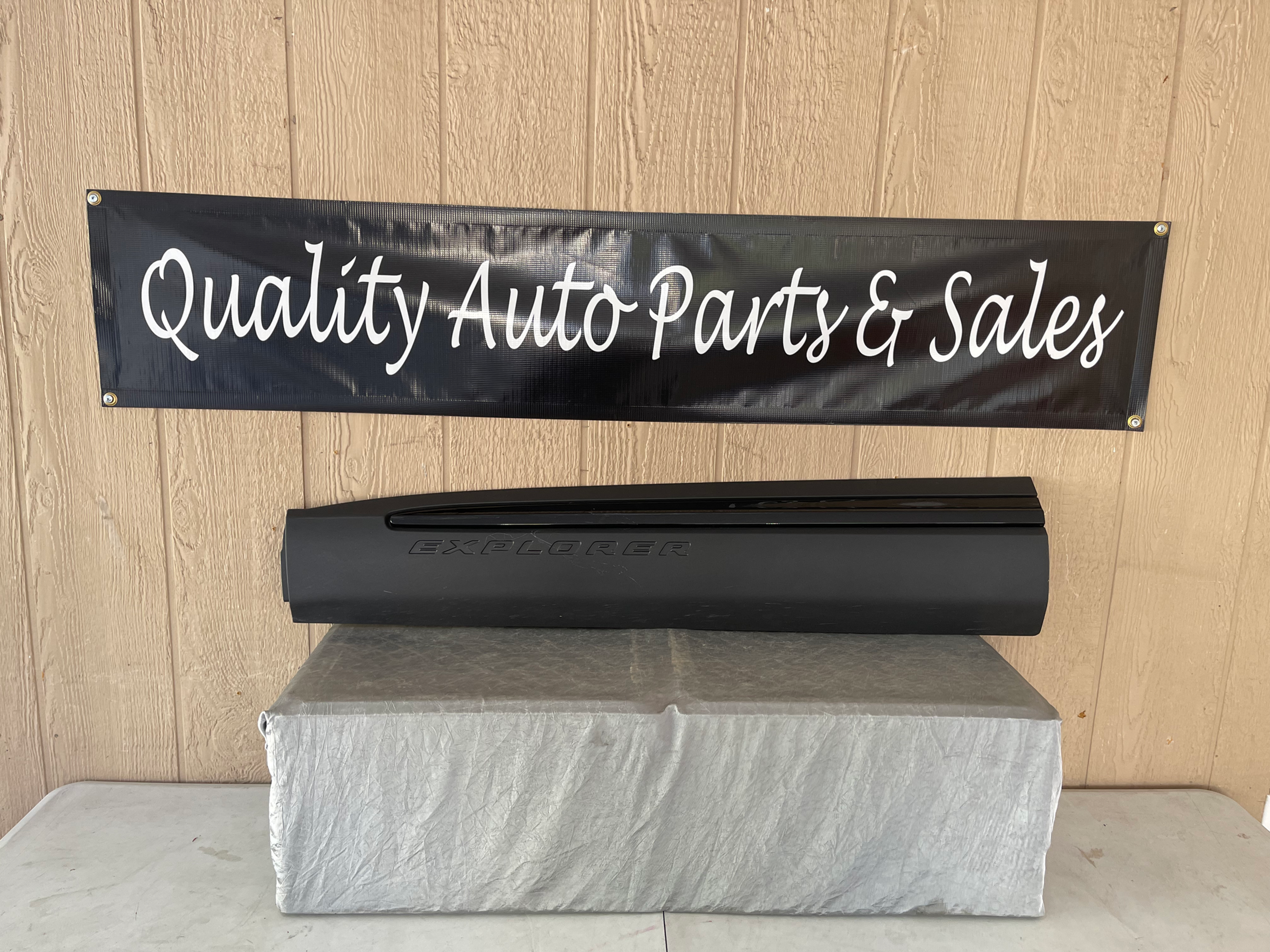 2020-2021 Ford Explorer LH Front Door Lower Molding