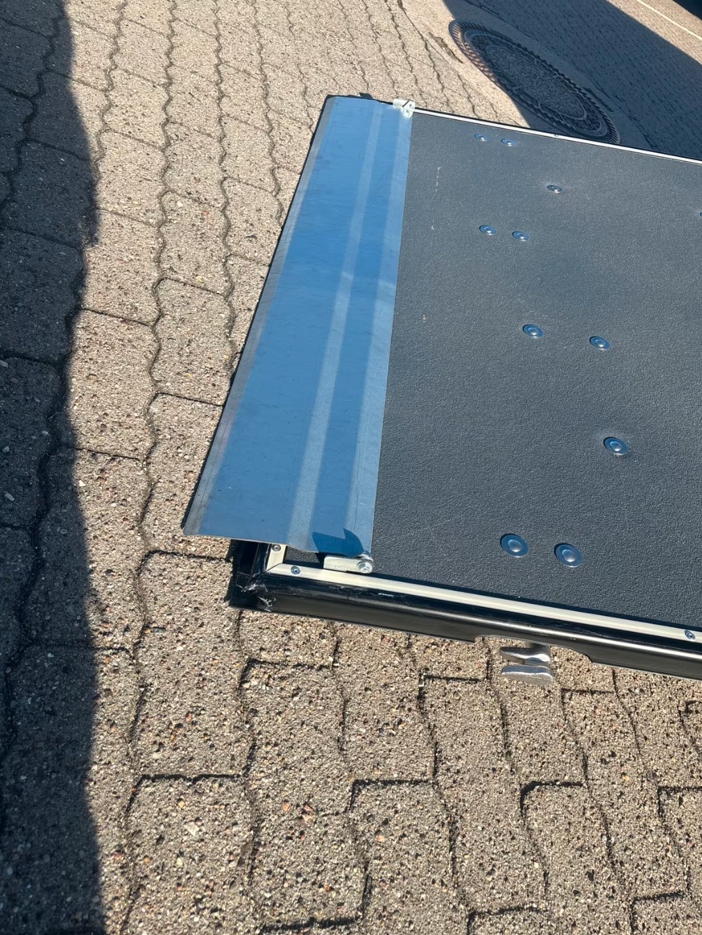 Variant 1315 C2 Professional Enclosed Box Trailer (1,350 kg GVWR) for sale