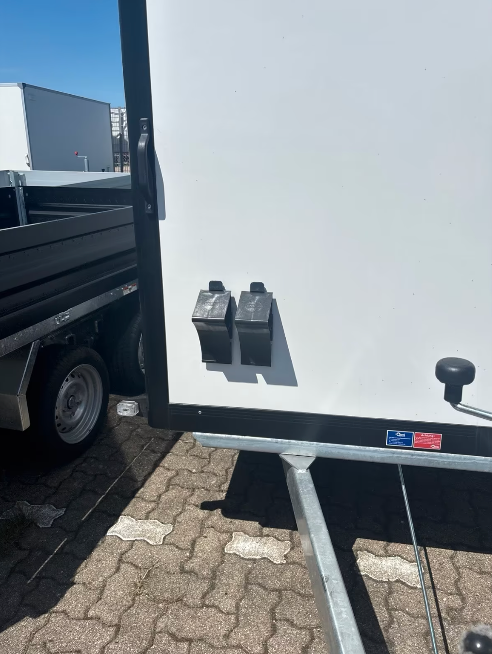 Blyss Premium Sandwich Line Enclosed Box Trailer (FS2730/180HTL)