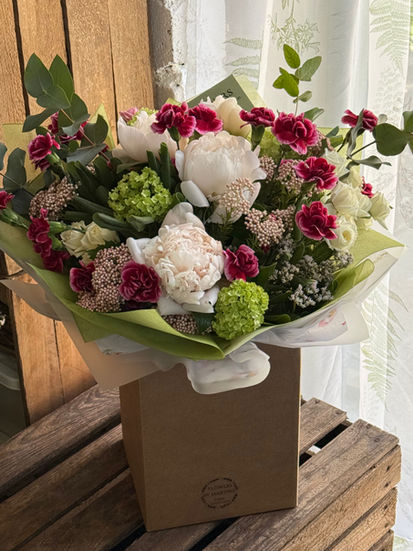 GIFT BOX FLOWERS