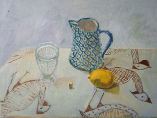 Stilleben med blå vas, glas och citron