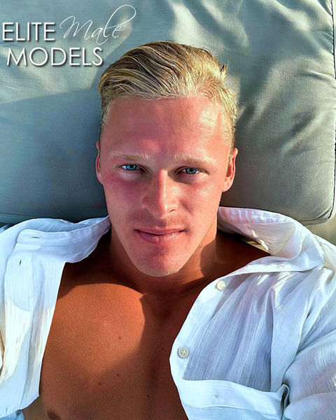 Cris Marbella Dubai VIP gentleman