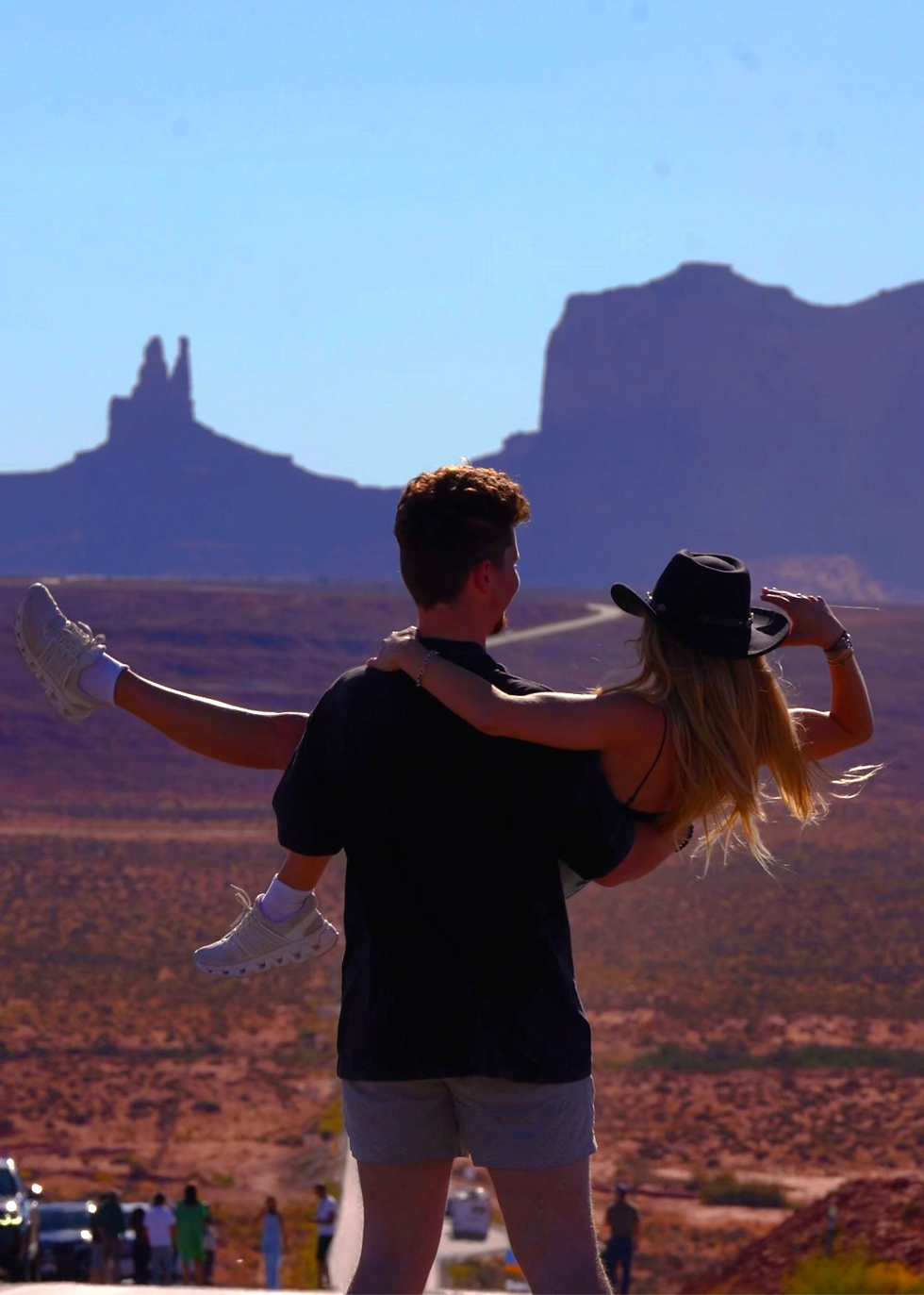Forrest Gump Point on Highway 163 with Monument Valley red rock buttes in the background