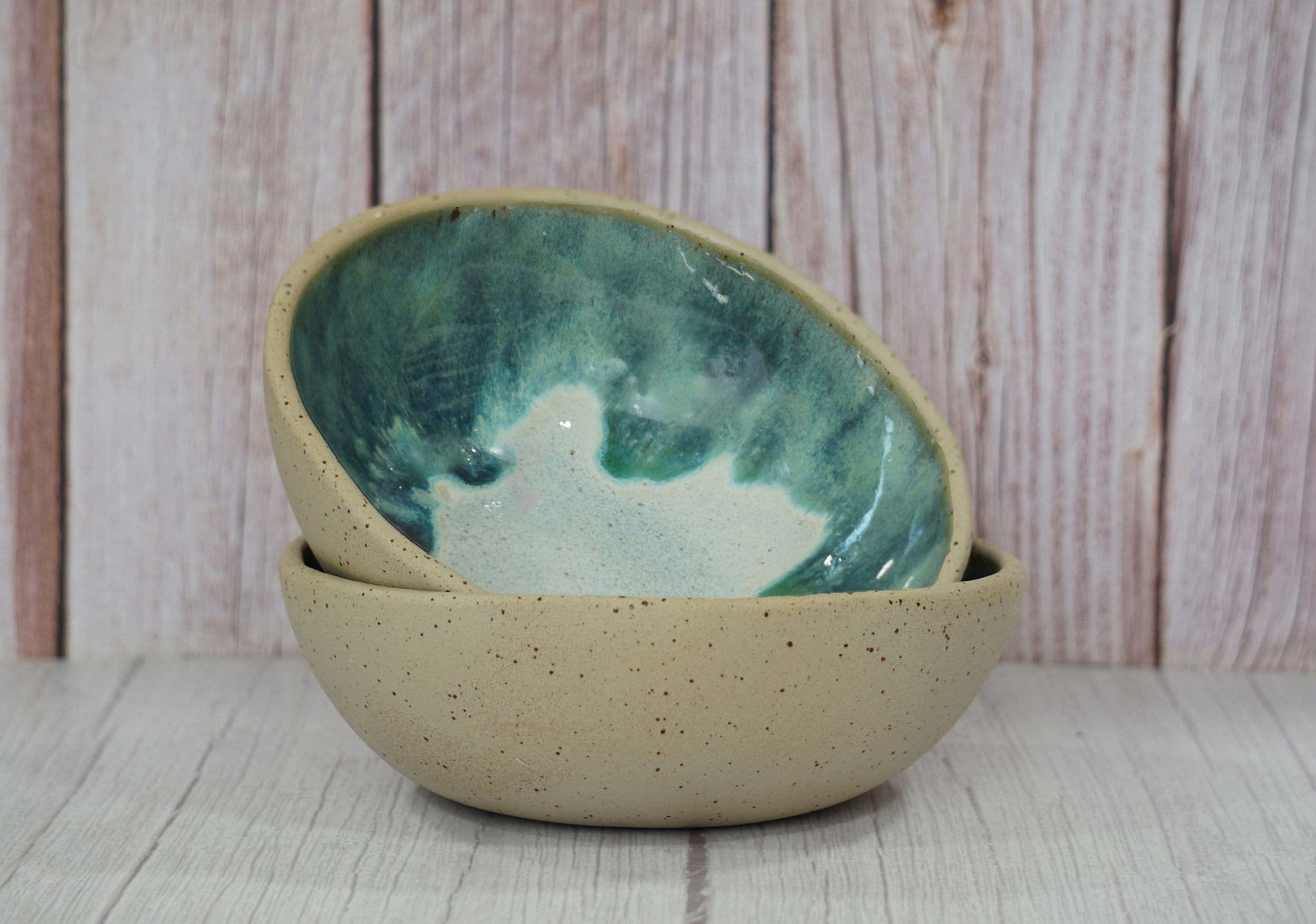 Χειροποίητα μπολ Ramen σε Paxos collection από πηλό με πράσινο εσωτερικό