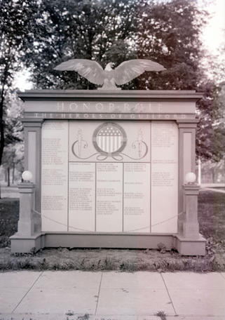 SWD-2093a World War I honor roll, temporary wooden, on the south end of the Green facing B