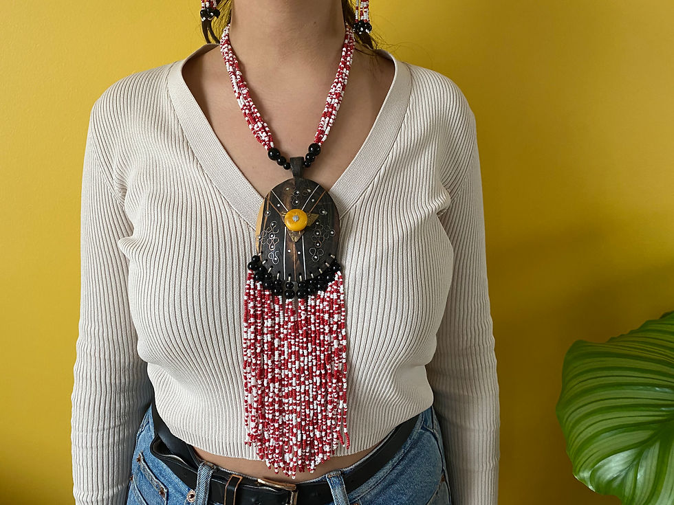 Miniature : COLLIER ETHNIQUE LUNA EBENE DU MALI ROUGE ET NOIR