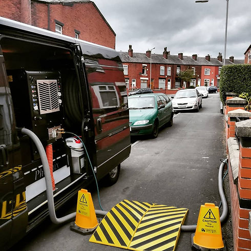 6491b246de25cb72099bbb71_Professional-carpet-cleaning-setup-in-Oldham.jpeg