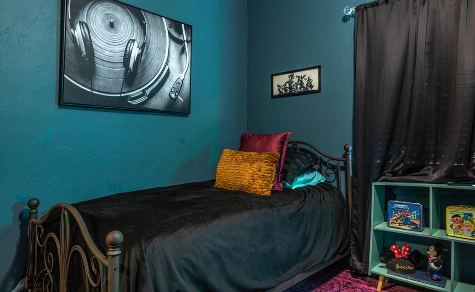 Funkee Junkee AirBnB Pool OKC