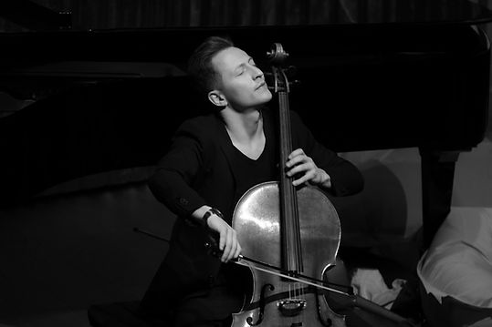 Porträts Jodok Cello Caroline Mohnke Meggen