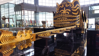 brown and gold chariot