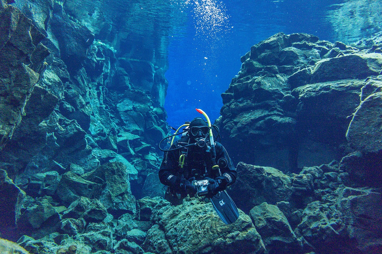SCUBA DIVING SNORKLING