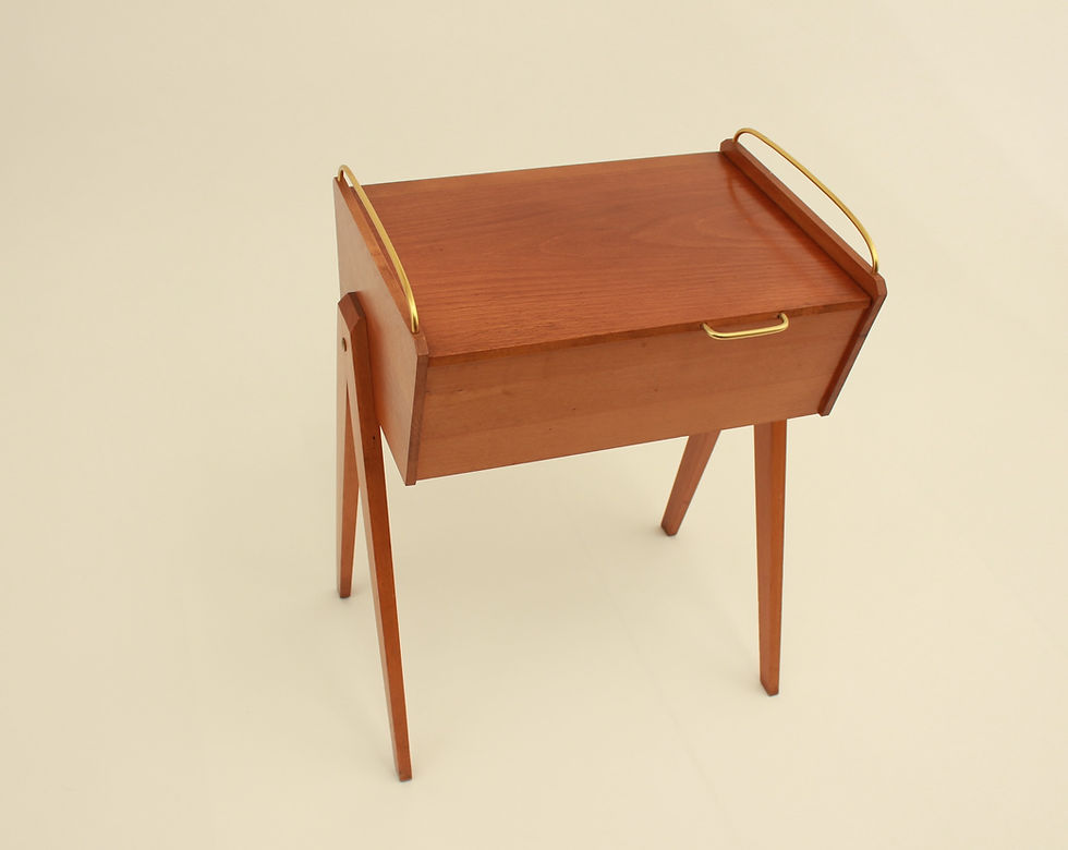 Thumbnail: Stolek na šití/Sewing box