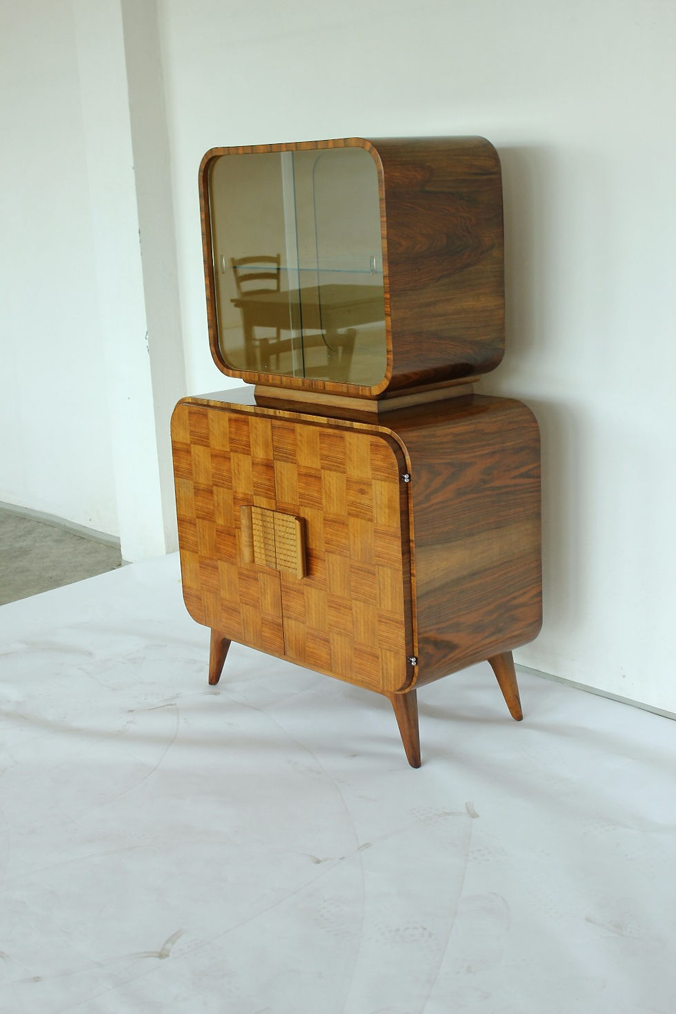Thumbnail: J. Halabala cabinet and buffet set/Set Jindřich Halabala