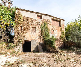 Unique 5.1 Hectare Farm with Restoration Potential near Marçà, Priorat Wine Country