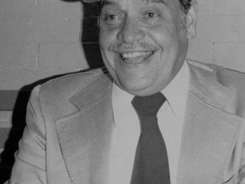 UN 5 DE MAYO PERO DE 1916 NACE ALEJO PERALTA Y DÍAZ CEBALLOS