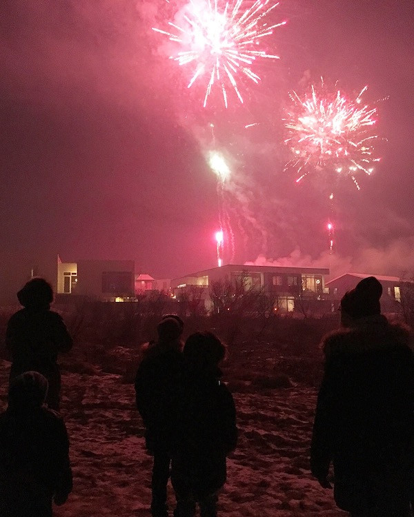 Emanda Percival, new years eve, fireworks, gunpowder and rainbows, writing, happy new year, new year celebration, Iceland, úr vör, vefrit