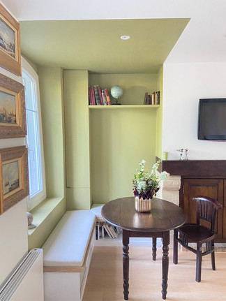 coin repas avec délimitation couleur + banquette sur-mesure