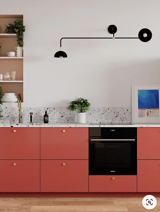 potence murale en cuisine pour habiller le plan de travail d'une cuisine aménagée