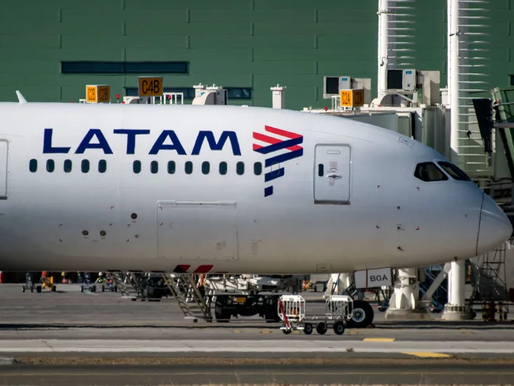 "Avião da Latam declara emergência e realiza pouso forçado em Brasília"