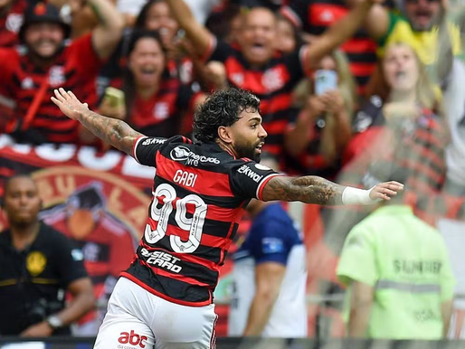 "Irmã de Neymar e jogador de futebol têm idas e vindas nos últimos anos e vão passar o Réveillon juntos"