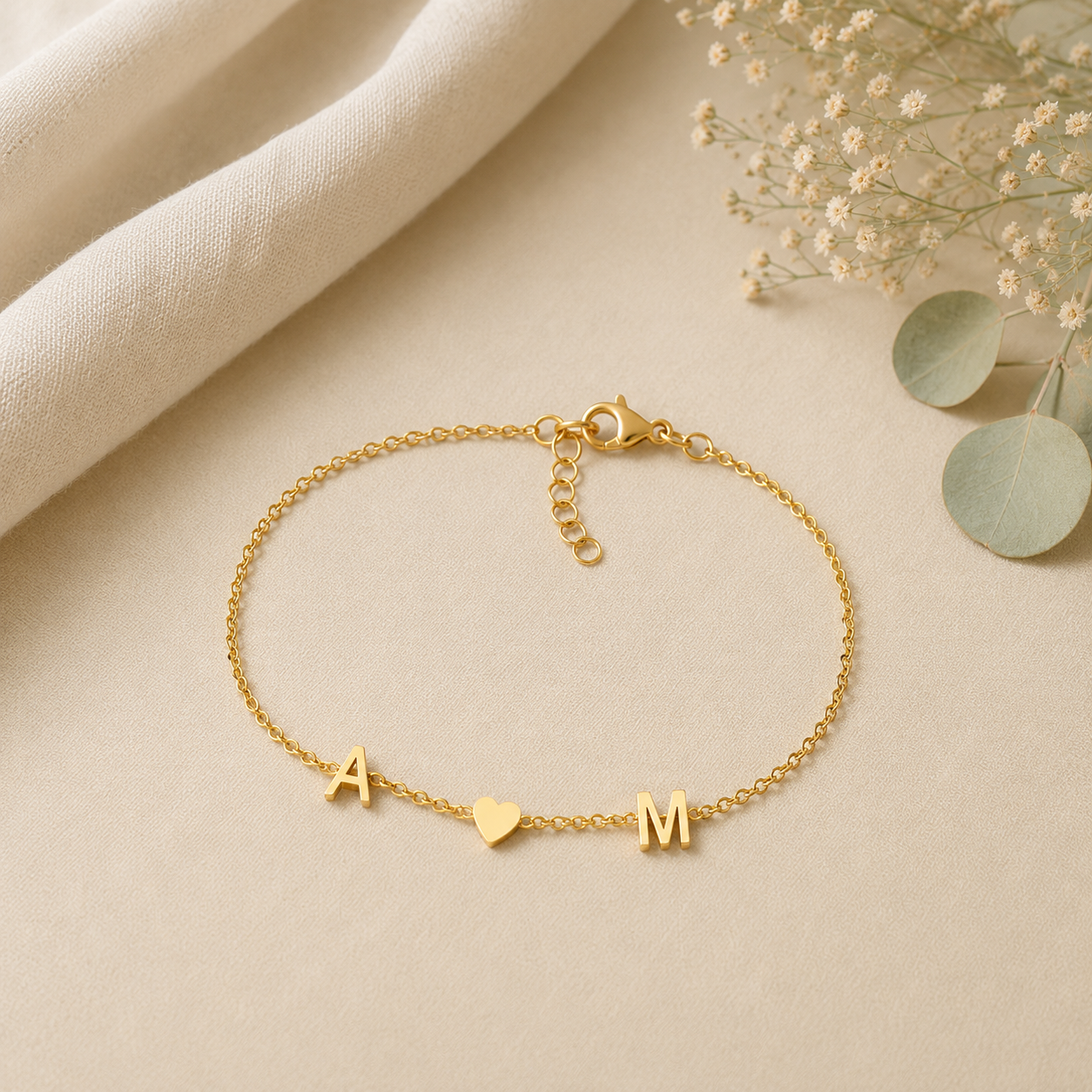 Bracelet Inaya : Deux initiales & coeur personnalisable Argent