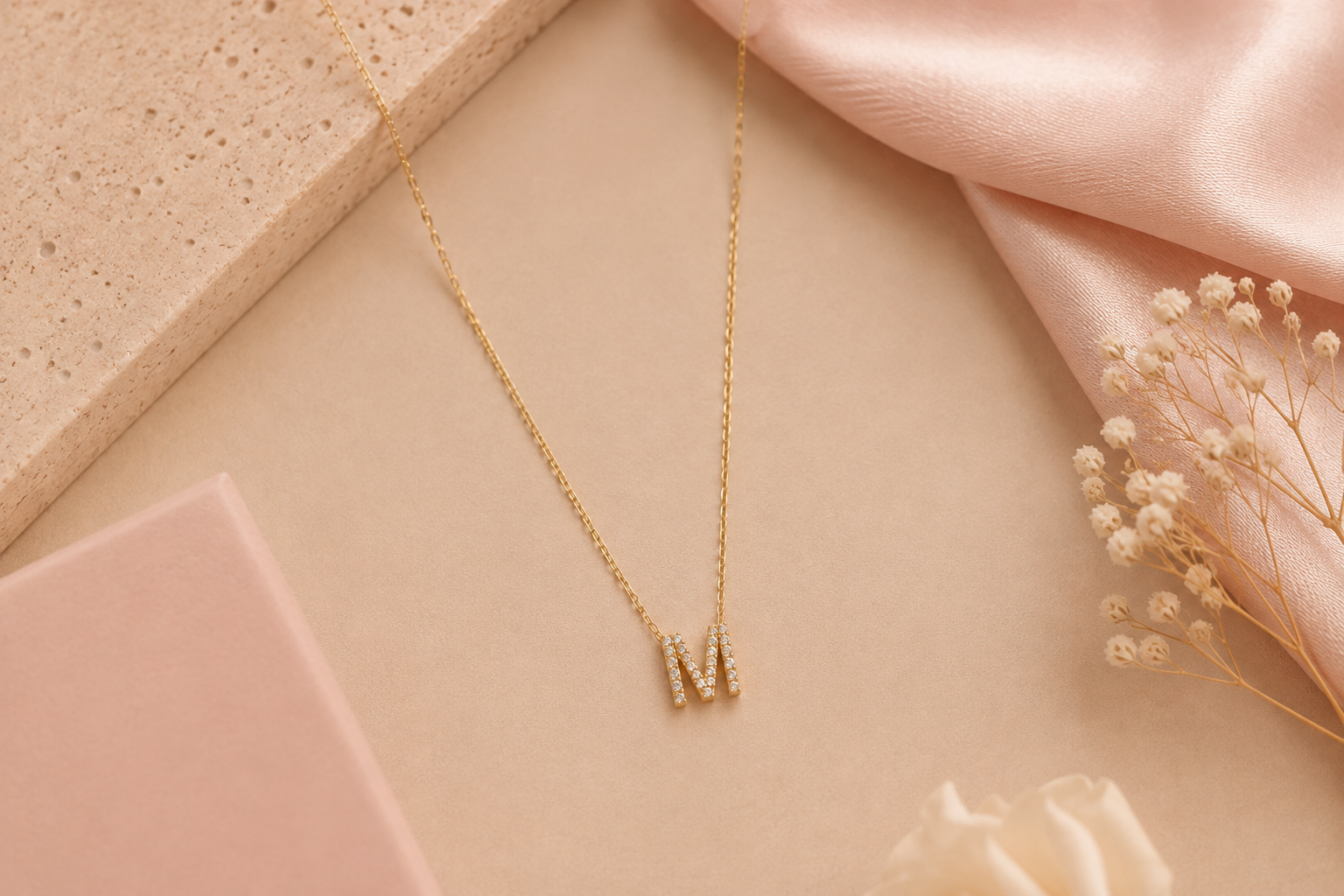 Collier Maïa : initiale personnalisé strass