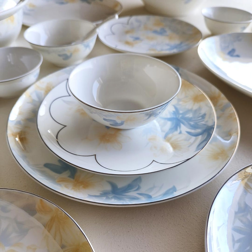 Thumbnail: White Gold Porcelain 37-Piece Floral Dinner Set – Serving for 6