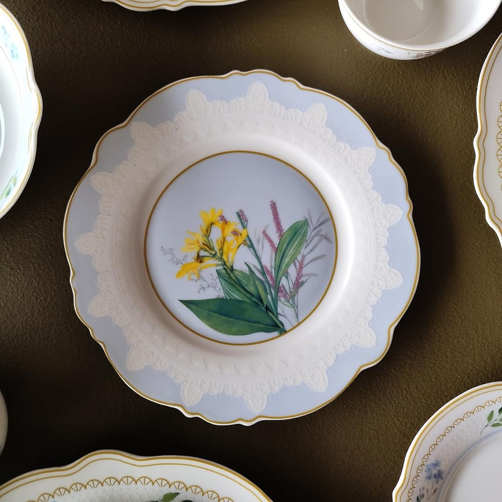 Thumbnail: Devnow Porcelain 22-Piece Floral Dinner Set