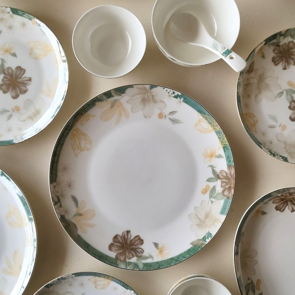Thumbnail: White Gold Porcelain 37-Piece Floral Dinner Set – Serving for 6
