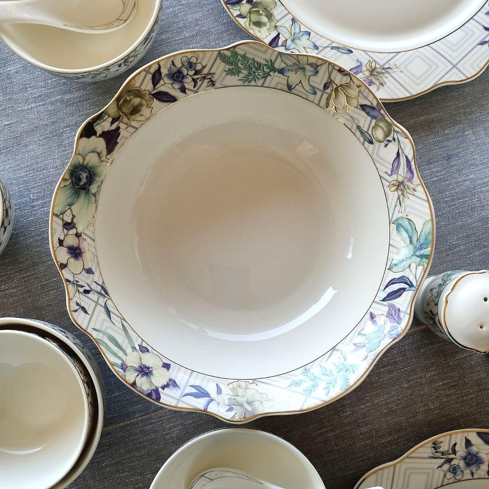 Thumbnail: White Gold Porcelain 37-Piece Floral Dinner Set – Serving for 6