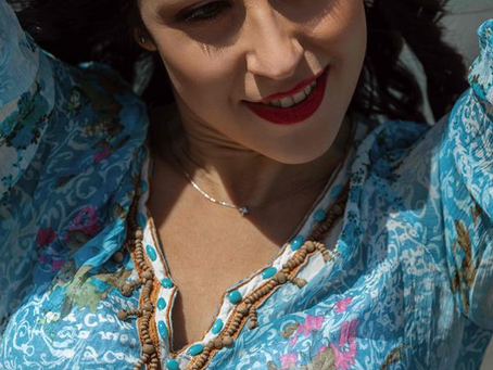 Intervista a Veronica Surrentino: “Sono un operaia della musica”