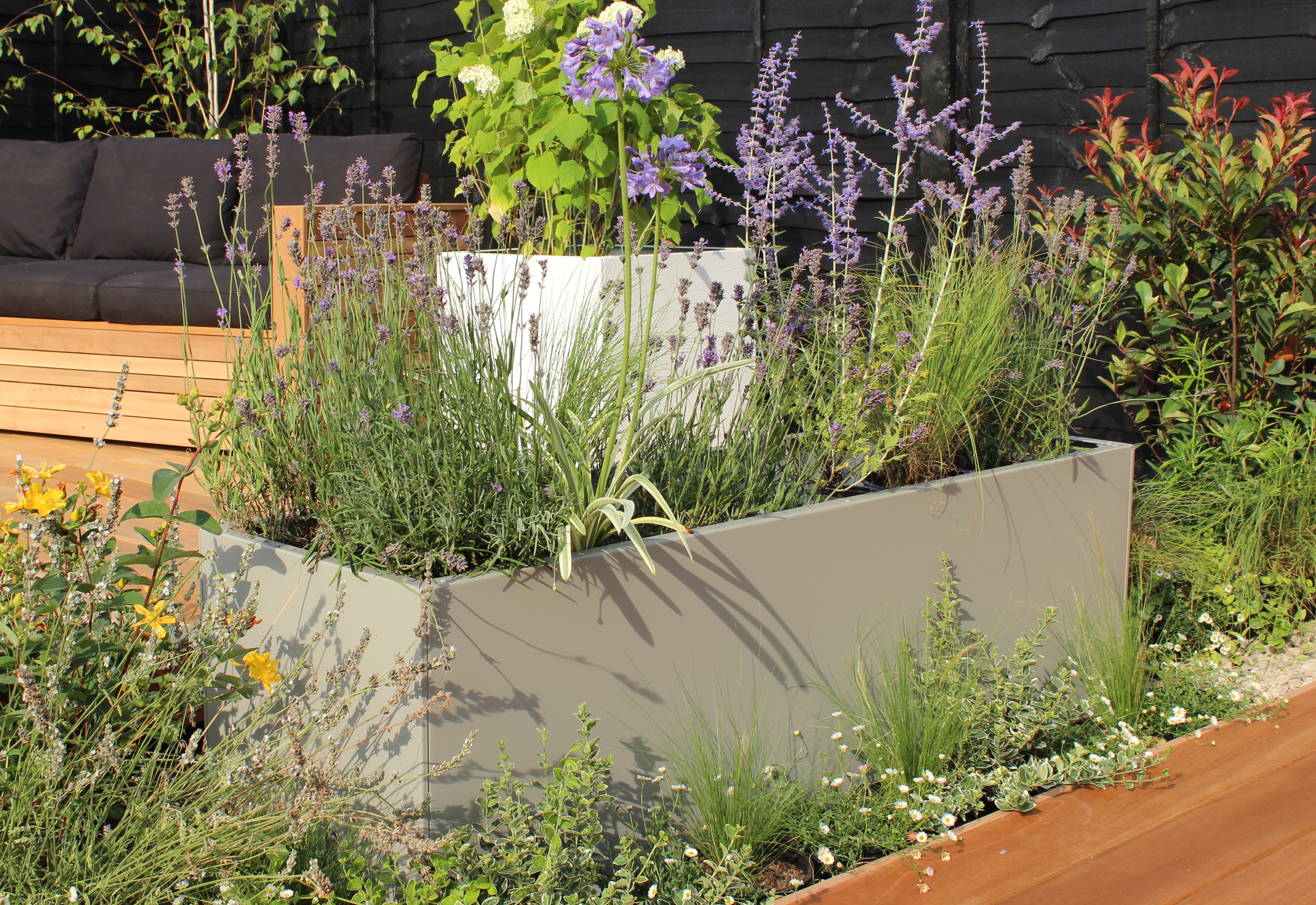 Learn when a baseless planter is the right choice, how they are built and why they cost the same as standard planters.