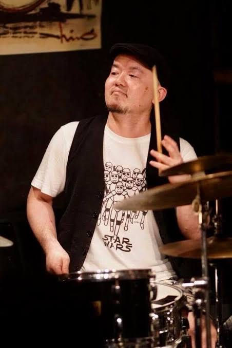 柴田亮/Drums