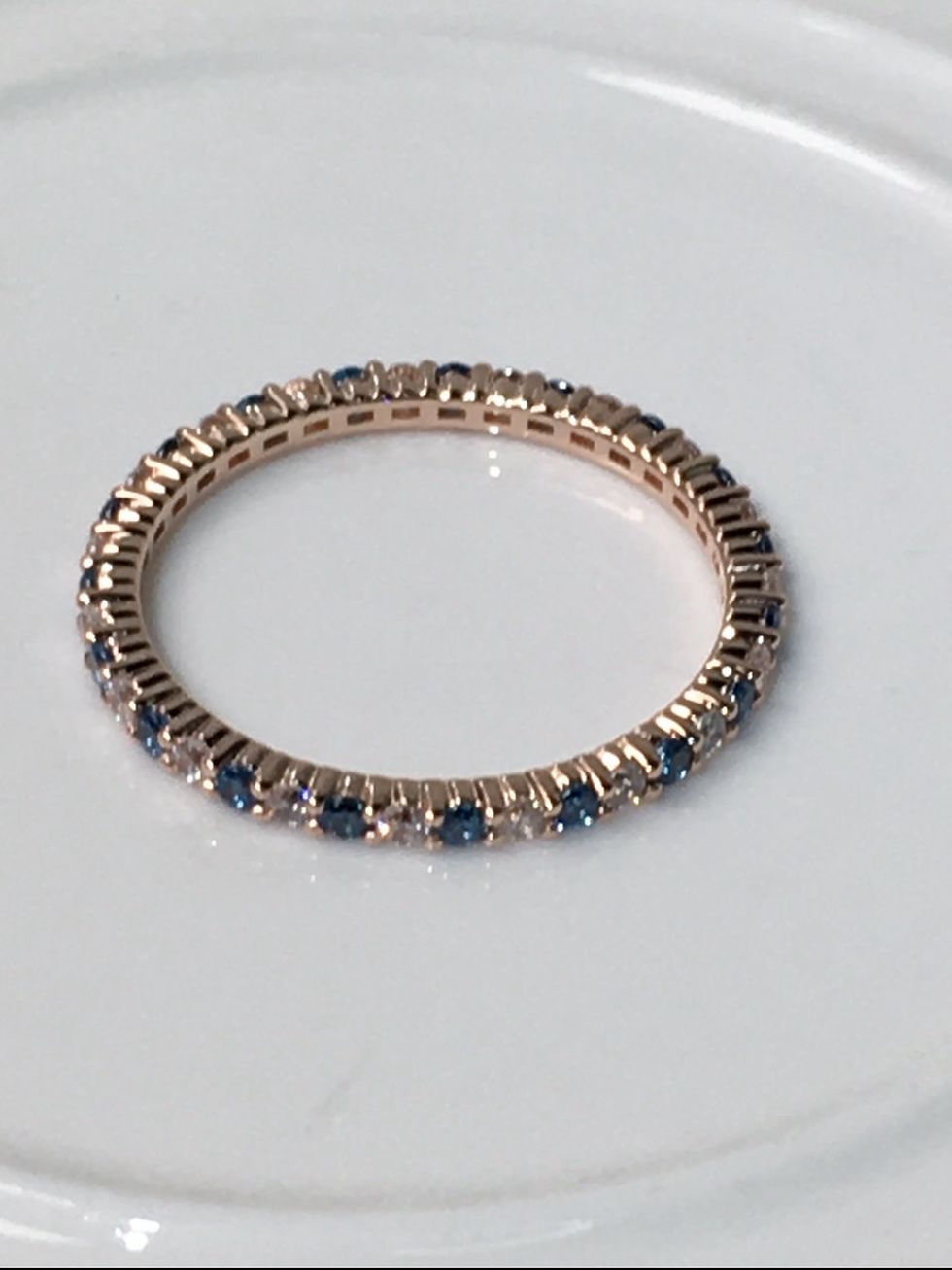 Miniatura: Churumbela Tiaki con zafiro cultivado y moissanita en oro de 14k