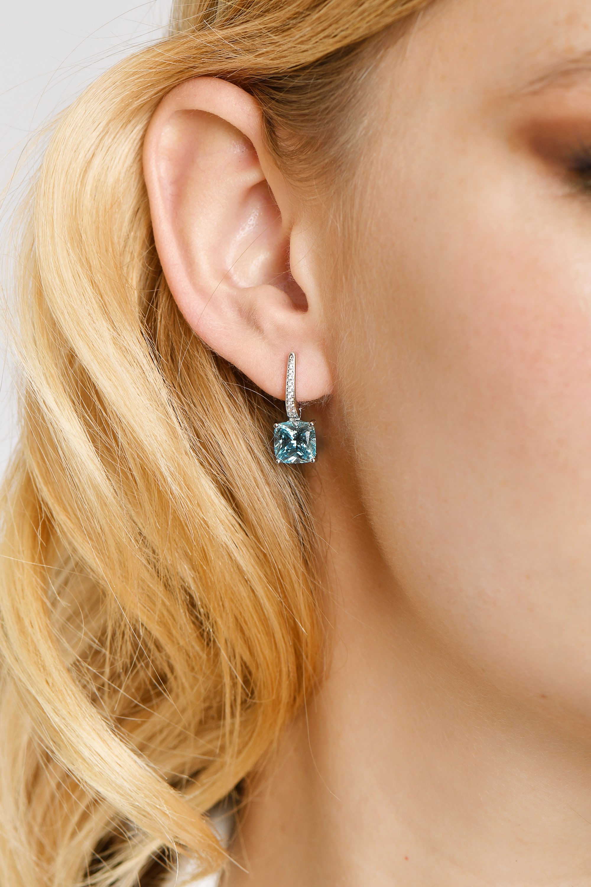 Aretes Irena de plata con aguamarina