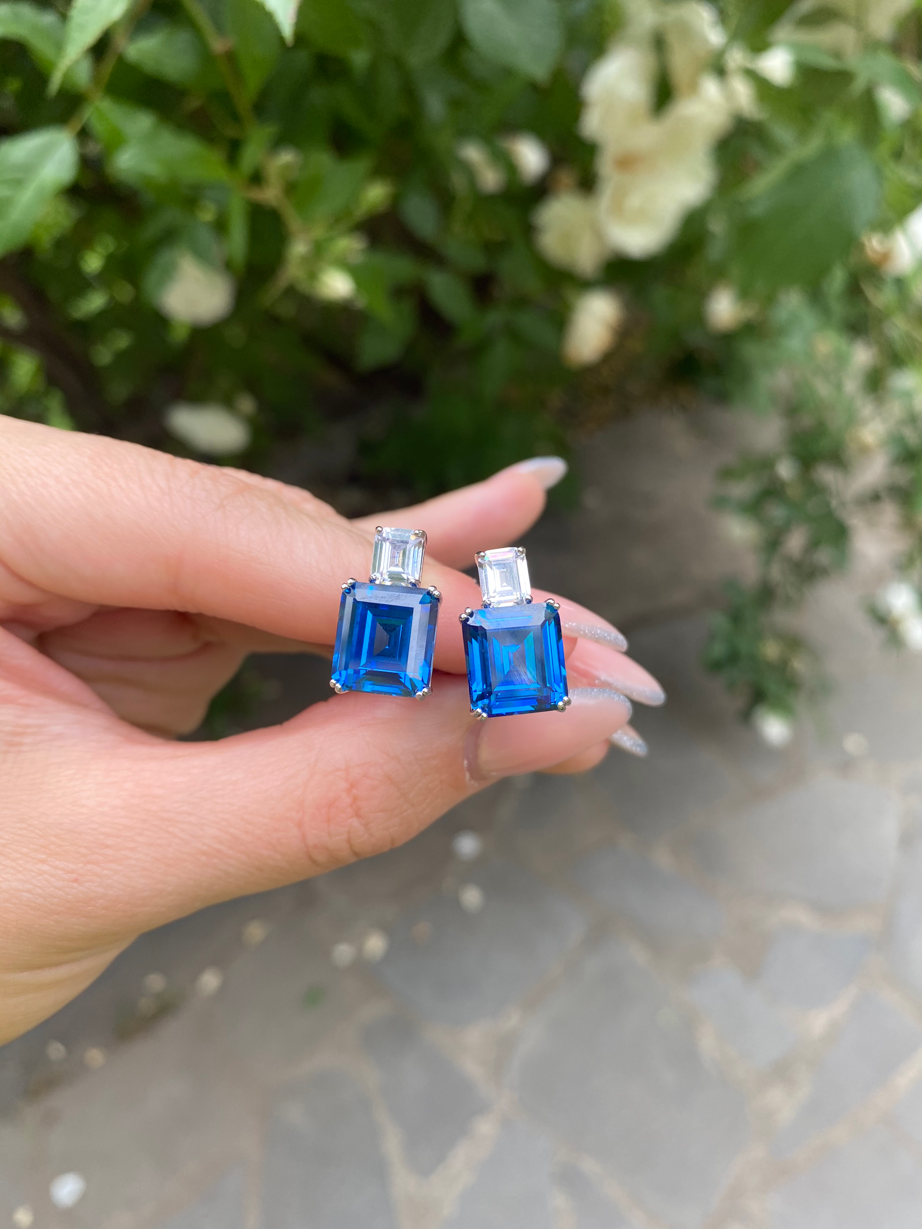 Aretes Ceti con zafiro