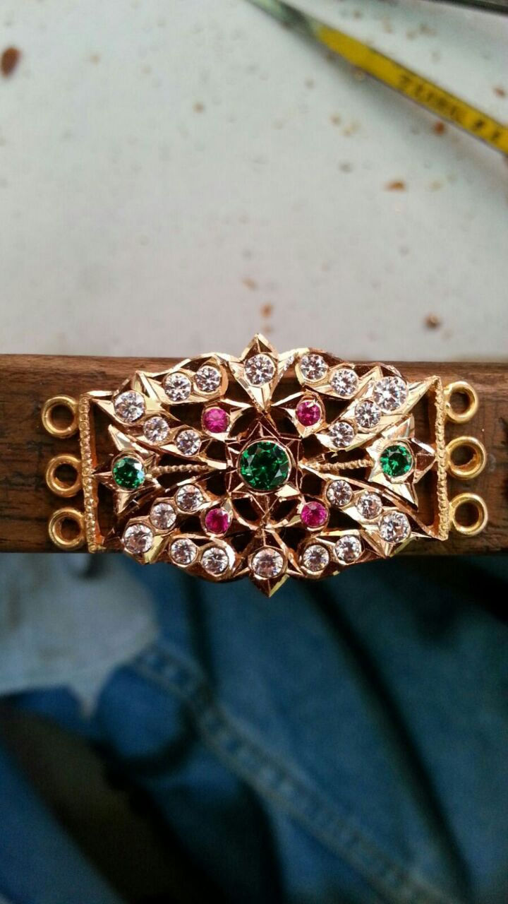 Thumbnail: Haram pendent 