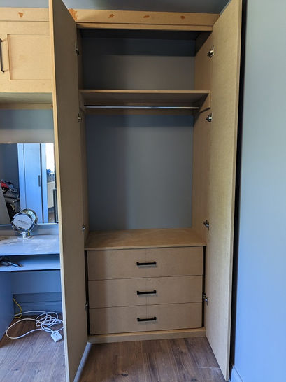 Fitted wardrobes 4.jpg