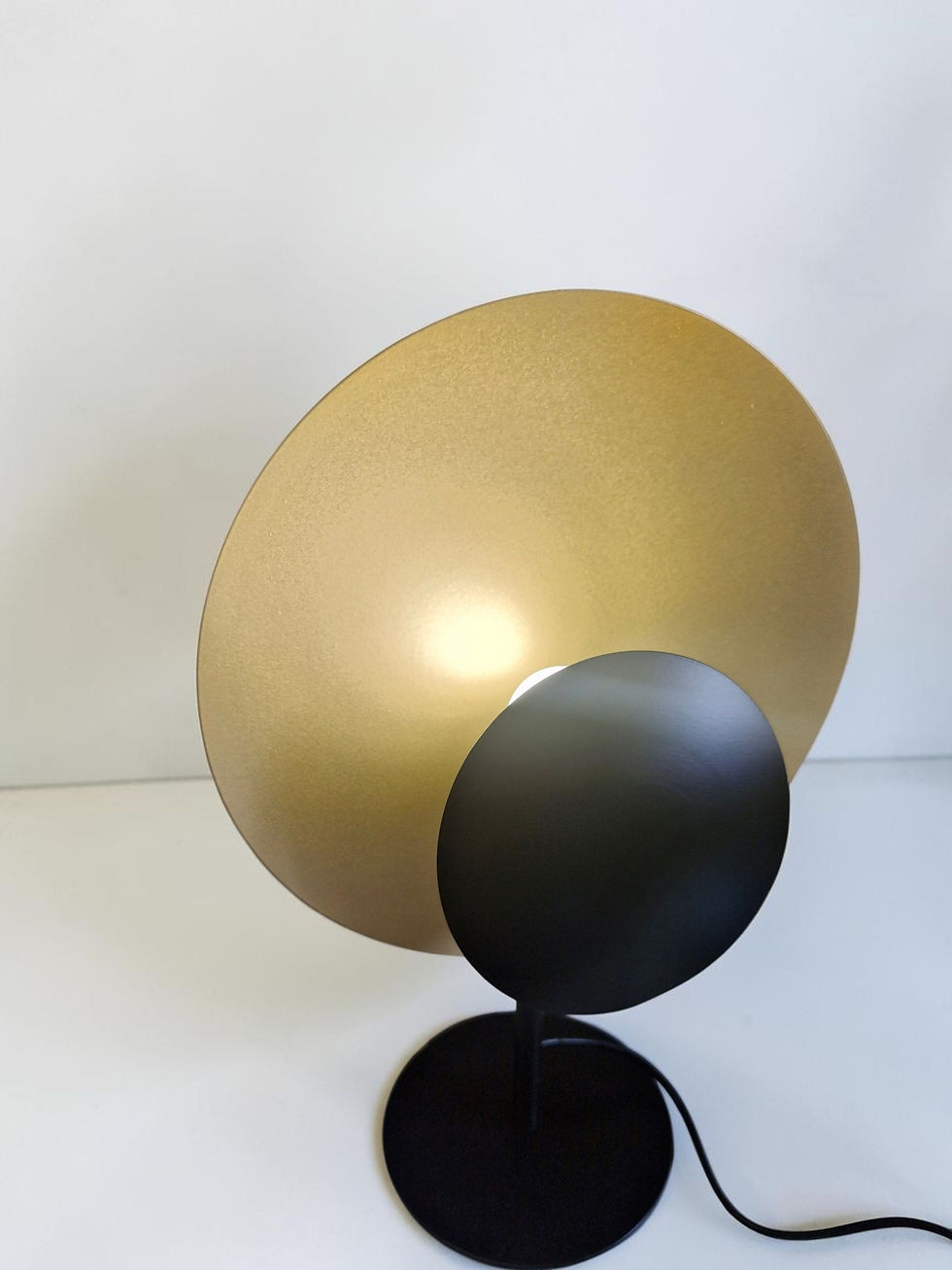 Thumbnail: Vintage table lamp.