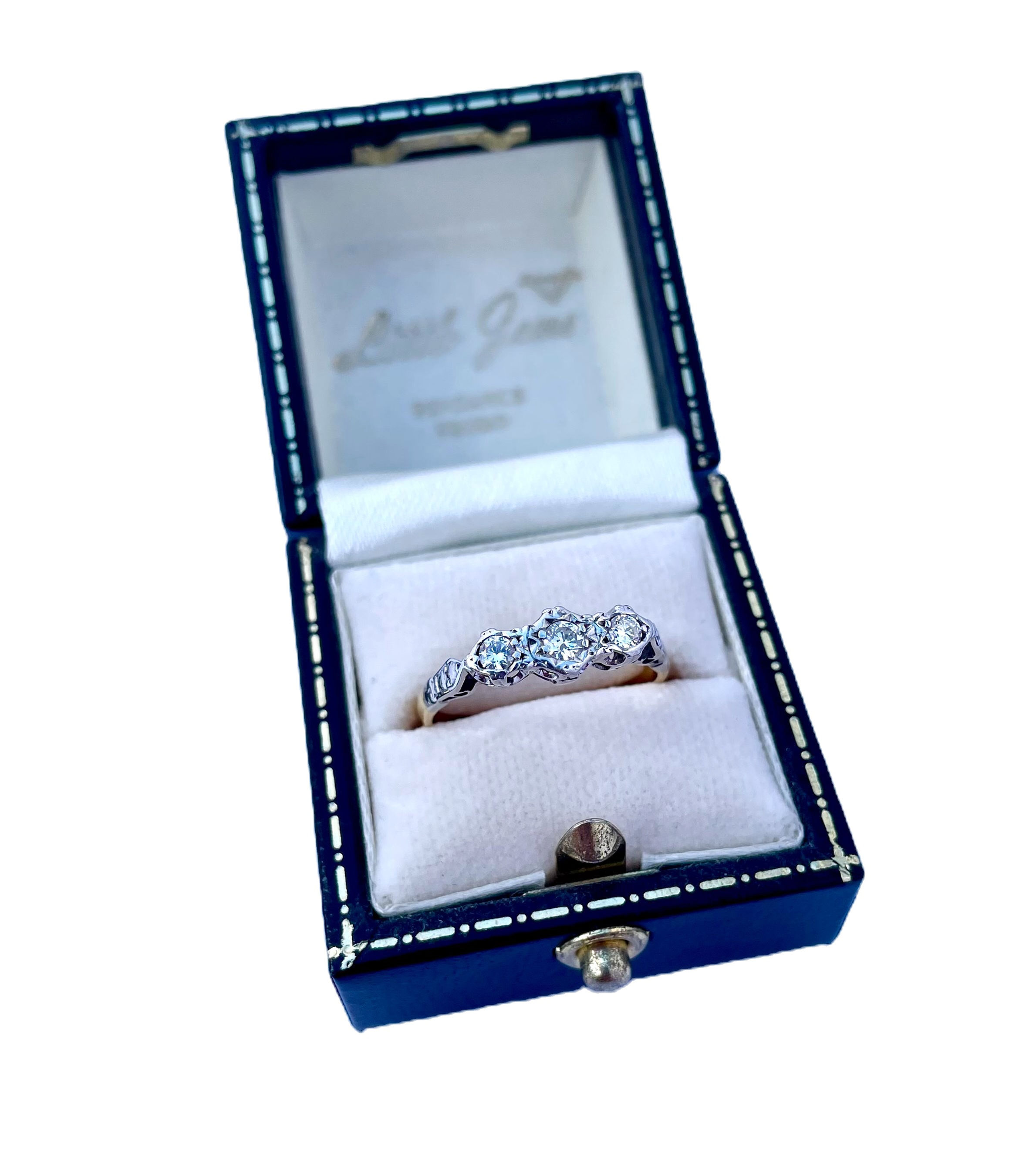 18ct 3 stone Diamond Ring