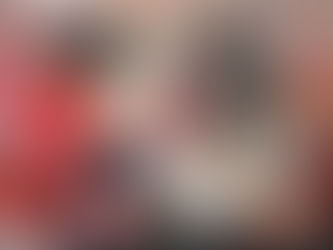 Folla e follia secondo Cian McLoughlin. Una mostra a Dublino